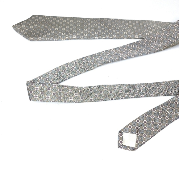 100% Silk Vintage Made in the USA Liberty of London Traditional Long Neck Tie - Picture 2 of 14